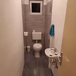 8 Póla