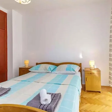 Apartment Apartment Pula 8 *