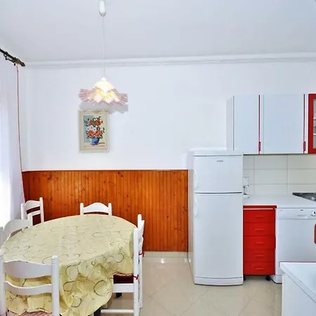 Apartamento 8 *