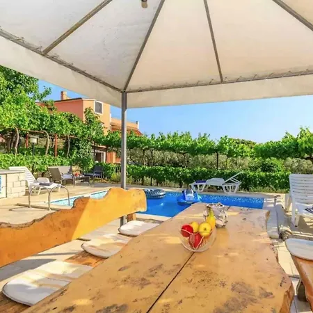 Apartment Keres 3 Pula