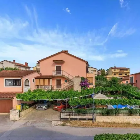 Apartment Apartment Pula 8 *